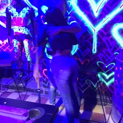 me gustan las anvorguezas, stranger things, y tus besos flaco
