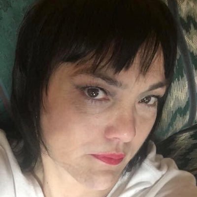 AnnieCierniak's profile picture. Loving heart