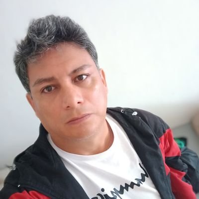 Informático, trader inversor, un poco de poeta, coach y deportista, mi frase: Saber hacer con conocimiento del ser, es humanismo.