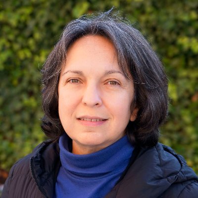 Internacionalista. Estudio Europa y sus relaciones con América Latina. Pero me interesan muchas otras cosas. //lorenaruano.academia.edu //