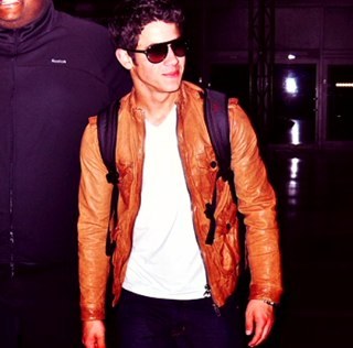 datkcin's profile picture. Hello beautiful, how's it going?