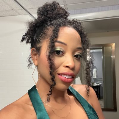 SAG Actress. Screenwriter. Attorney. Duke Alum. Published fiction writer. Terrible plant mom. MFA ‘21. Scripts placed at AFF, PAGE, and more 🇺🇸 🇭🇹✝️
