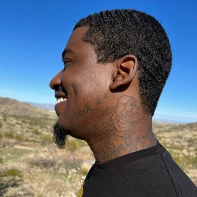 blkwallpodcast's profile picture. 