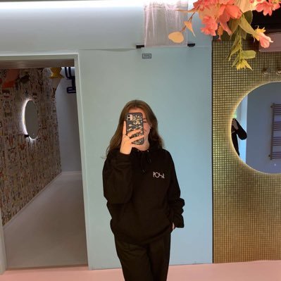 _prsntt's profile picture. 