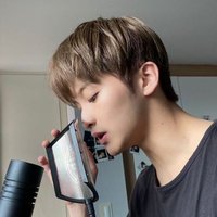 bbuy | MOLO (@blueeweary) 's Twitter Profile