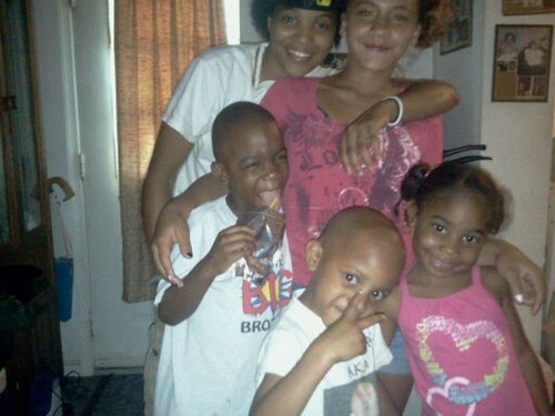 Murphy_526's profile picture. wife, grandma , mother. crazyy so don't get on my bad side (;