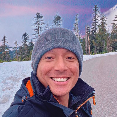 Giant_dudu's profile picture. #loozely #thelifeadvisors, marketing and tech for non-marketer-non-tech insurance and financial advisors