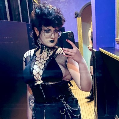 psionic_Em's profile picture. he/theyrory 🕸 community college arch