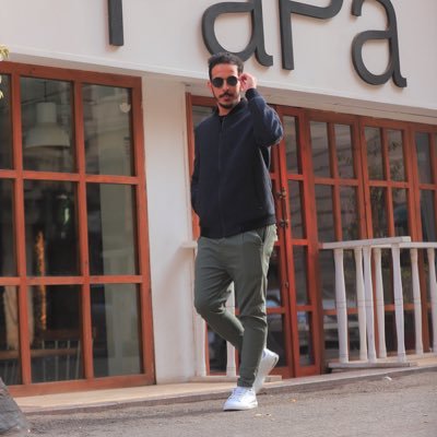 Aazz188188's profile picture. ربي فليكٌن قبر أبي بارد هادئ، فليكٌن كالنّعيم .