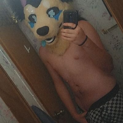 (|Subwoofer | Dominant|)
{Colorado Stoner}
(18+ Only, Minor's will be blocked)
(| Him/he |20| bisexual | 6'5 |)