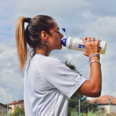 Getting strong doesn’t start on the pitch, starts in your head.🔥  Roma Calcio Femminile football player⚽️