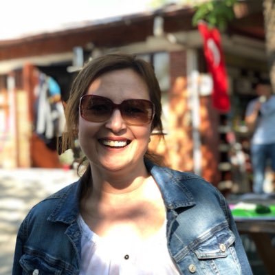 OzgulTurksoy's profile picture. 