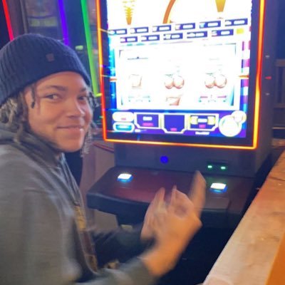 IanWatkinsJr's profile picture. 21 • 𝘀𝗼𝗳𝘁𝘄𝗮𝗿𝗲 𝗱𝗲𝘃𝗲𝗹𝗼𝗽𝗲𝗿 • 𝗰𝗼𝗺𝗽𝘂𝘁𝗲𝗿 𝘀𝗰𝗶𝗲𝗻𝗰𝗲 𝗺𝗮𝗷𝗼𝗿 👨🏽‍💻 • 𝗮𝗻𝗶𝗺𝗲 𝗲𝗻𝗷𝗼𝘆𝗲𝗿 • 𝘀𝘀𝘂’23
