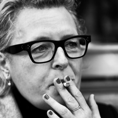 KateMjda's profile picture. Traductrice_mais pas tout le temps.