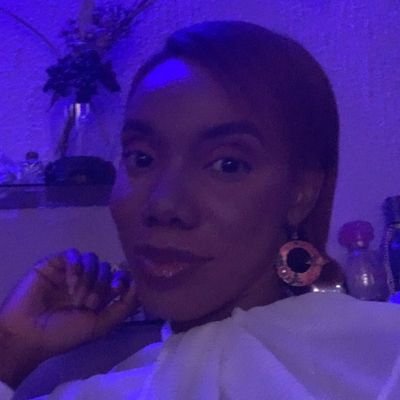 __sophee__'s profile picture. Free mind
•Believer ✝️ •Visionary•Economist•Art Collector