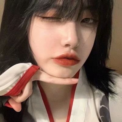 saito_tiffany's profile picture. 靜一個人的時候，也希望你能擁我入懷