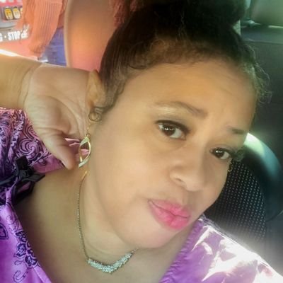 LaTonna Roberson is a Technical Business Coach. Lady Print Boss teaches t-shirt printers how to BOSS UP! LaTonna has been featured in many industry events