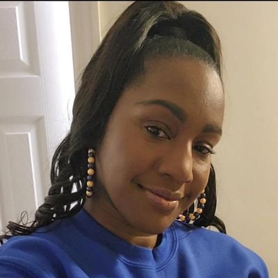 Self confident. Honest. Optimist. I empower, encourage, and uplift others. Live, laugh, love💋 #traveler #islandgirl🇯🇲 #Pisces #ΣΓΡ💙💛🐩👑