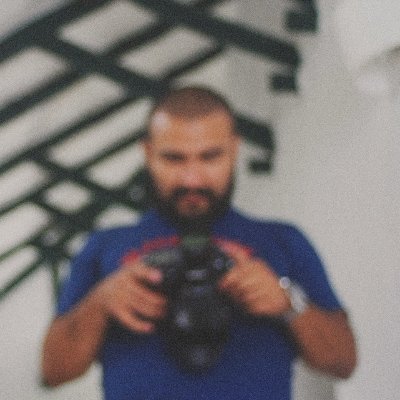 Cuento historias.
Moviéndome entre la fuerza de gravedad de la memoria y la nostalgia por la luz.