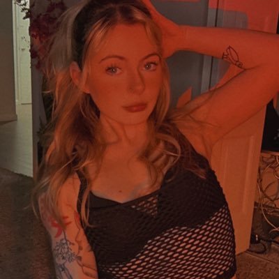 💋 guaranteed responses on OF only ♡︎ 18+ content creator (𝙣𝙨𝙛𝙬) $𝙠𝙣𝙬𝙖𝙧𝙙34 🖤