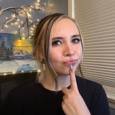 Heyo! An ASMRtist on Twitch! That's it. That's the tweet. Thank you.