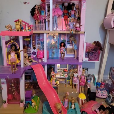 Karenknowsbest's profile picture. This app is a mess since Elon Cuntface took it over, find me at @karenknowsbest.bsky.social.