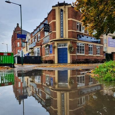 Castle Rock Brewery Tap. At least 11 Ales available including guests. Traditional Ciders & Perries & over 30 Malt Whiskies. Serving great, traditional Pub food.