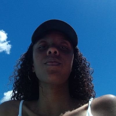 flatwitteira's profile picture. Reclamando mt mas na esperança de um dia ser good vibes a ponto de só agradecer