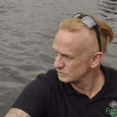 Engineer, biker, artist, bodger, unfocused fool.
Most importantly Father of 2 beautiful teenage girls. Ginger & proud (curse these invading white hairs). 🇺🇦