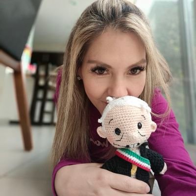 Con AMLO mi Presidente y ahora con Claudia PresidentA