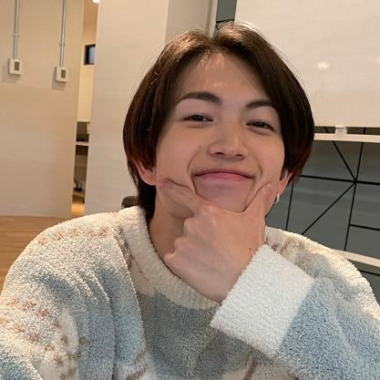 pyonkichi0101's profile picture. 8LOOM綱くん🐟💙2018～2020 ソウル市立大学語学堂✎
일본어 韓国語🆗
BTS ⇉ 2017 6.2甲子園始球式 /10.15京セラ
2018 4.20横アリ/8.30ソリバダ/11.6MGA
2019 2.16福岡ドーム