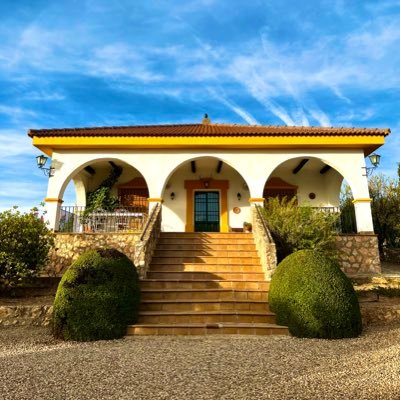 🏡 Finca con 3 casas (máx: 25 plazas), piscina, zona infantil, granja y 2 bbq.📍Eventos y reuniones de familia/empresa. 🌳Parque Natural Sierra de Hornachuelos.