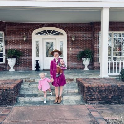 EmilyKateHooten's profile picture. life is an adventure