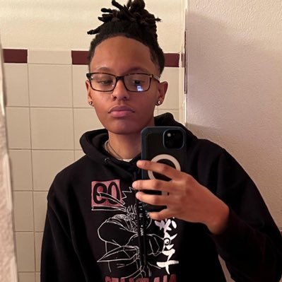 __miaaaaaaa's profile picture. “nothing is easy to the unwilling” - Nikki Giovanni