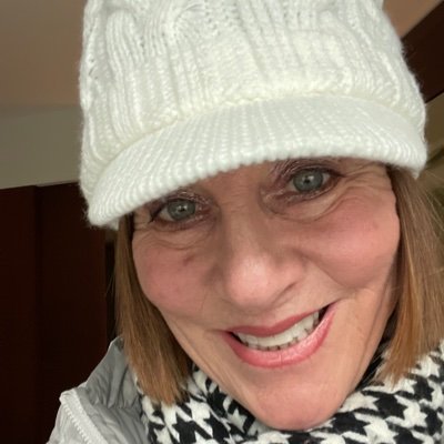 monrow_sandee's profile picture. 