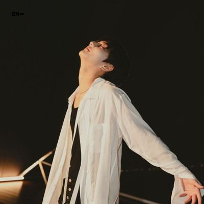 rhyrrra's profile picture. 