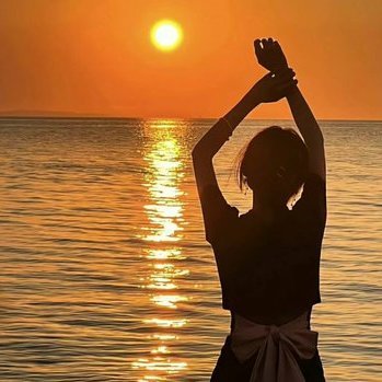 yusuf_hayatu's profile picture. The hourglass of time records the past of wind and rain, and the long river of time washes away the fragrance of flowers in the past