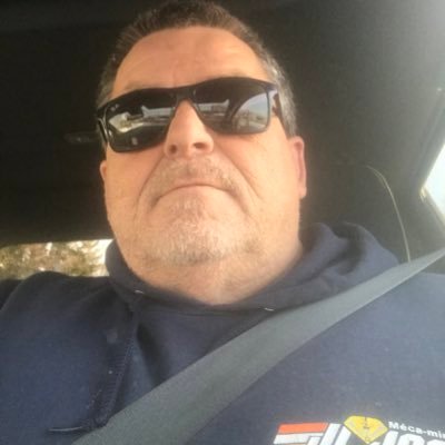 thevoicejoe's profile picture. heureux les creux