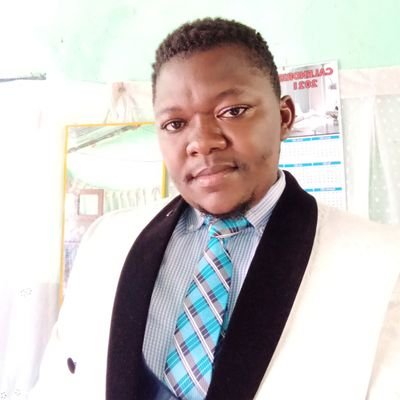 avocat au barreau de la MONGALA 2019, enseignant à l'université de LISALA, ex conseiller juridique du gouverneur de province de MONGALA, magistrat en RDC