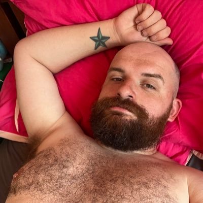 30yo bear cub getting up to mischief in Melbourne. NSFW. Same handle on 💙☁️. Be 18+! ✈️ 🇪🇸 Spain 1/10 - 21/10