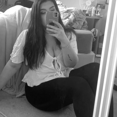 beccaprivxo's profile picture. 