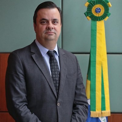 Pai e marido feliz, advogado e atualmente Secretário de Comércio e Relações Internacionais do Min. da Agricultura e Pecuária