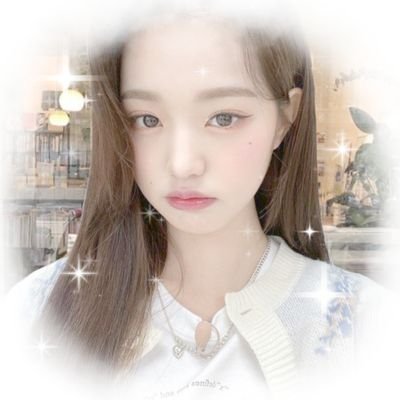 ₊˚ ୨🎀୧ ˚₊ — #원영 #뉴진 poca enjoyer ♡ ᐢ˶• ˔ กᐢ₎.