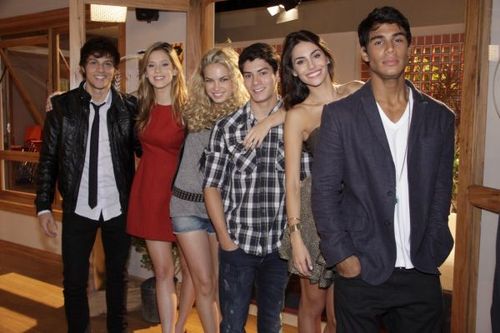 fã cluube dedicado aos rebeldes . *-*