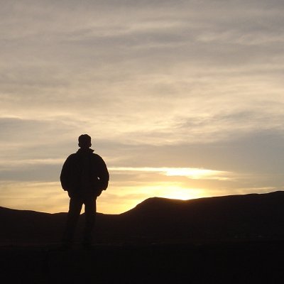 Debianita, Desarrollador, Músico, amante de la buena comida, fotografías y las caminatas de los sábados.