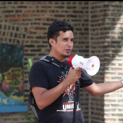 Defensor y promotor de #DerechosPoliticosPlenos de las y los #MexicanosEnElExterior. #ChilangoVota #VotoExtranjero
#DerechoAMigrar / Obradorista de ❤️ #RedAMLO