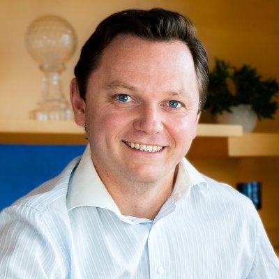 CEO Centrální depozitář cenných papírů @depozitar (#CDCP), člen představenstva @prazskaburza (#BCPP)