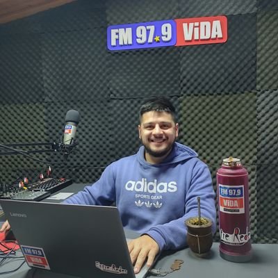 Periodista Deportivo, estudié en Paraná, de Maciá, ER.
Conductor de 🎧Entre Redes 🎤
por la 📻97.9 mhz.
Prensa de Radio Vida Maciá.