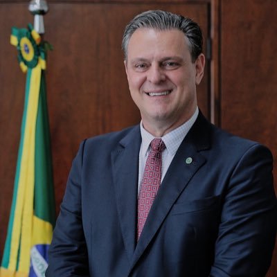 Ministro da Agricultura e Pecuária do Brasil. Senador por Mato Grosso. Produtor rural, pai, marido e mato-grossense de coração. Acadêmico em Gestão Pública.