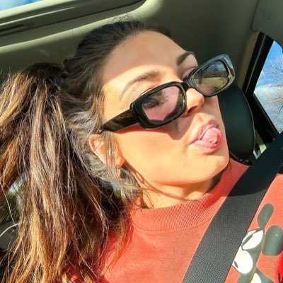 jennyelaine7's profile picture. a queen among queens ~ denver native